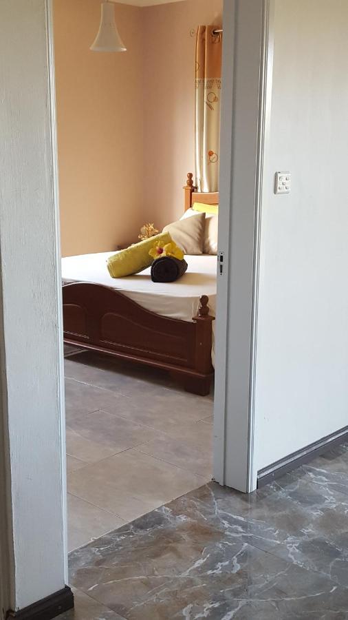 Aux Plaisirs De La Vie Chambre Chez L Habitant Flic-en-Flacq Екстериор снимка